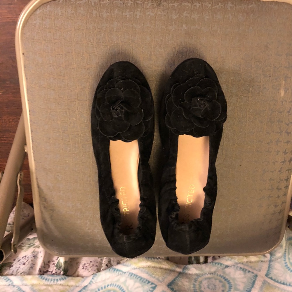Pumps shoes.